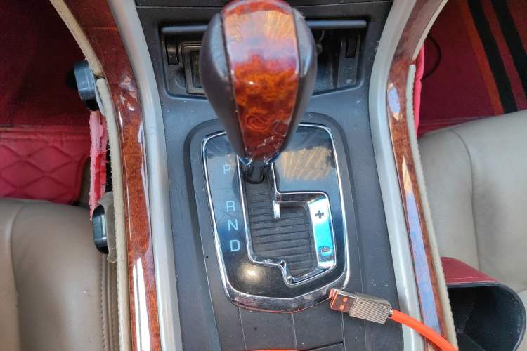 Used Cadillac SLS Seville 2010 3.0L Elite Edition Gear Lever