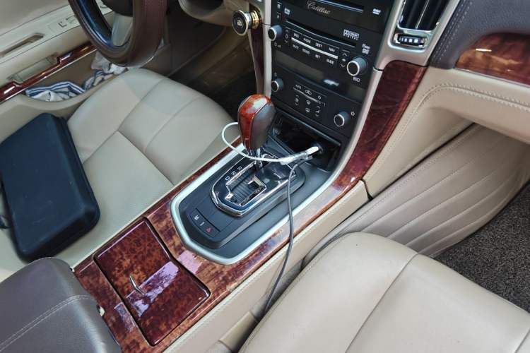 Used Cadillac SLS Seville 2010 3.0L Elite Edition Gear Lever