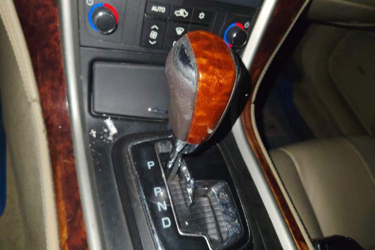 Used Cadillac SLS Seville 2010 3.0L Elite Edition Gear Lever