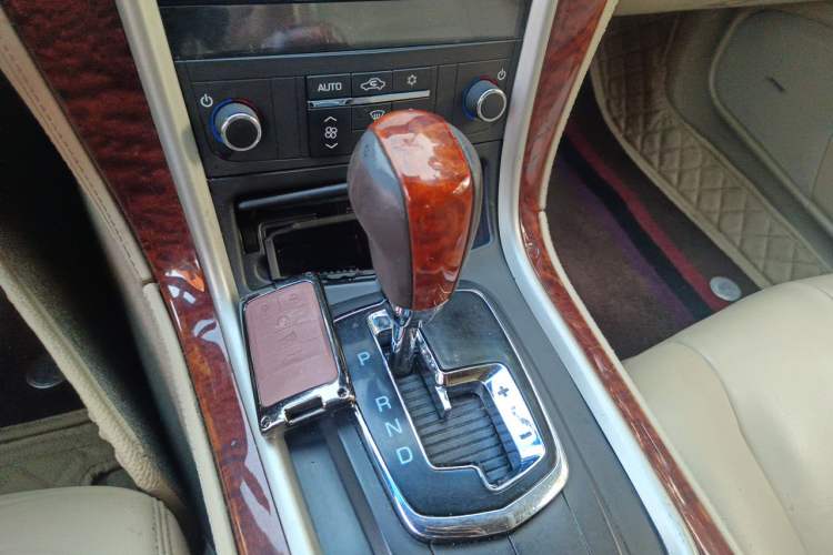 Used Cadillac SLS Seville 2010 3.0L Elite Edition Gear Lever