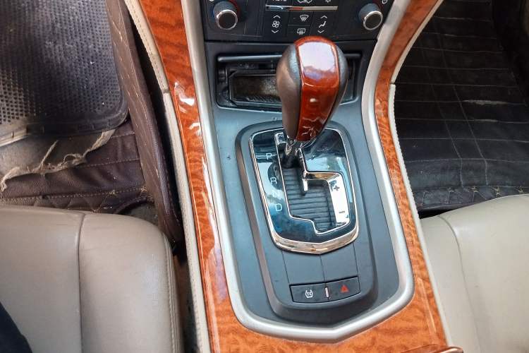 Used Cadillac SLS Seville 2010 3.0L Elite Edition Gear Lever