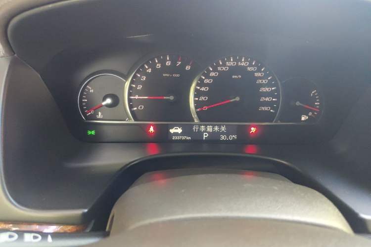 Used Cadillac SLS Seville 2010 3.0L Luxury Model Odometer Close Up