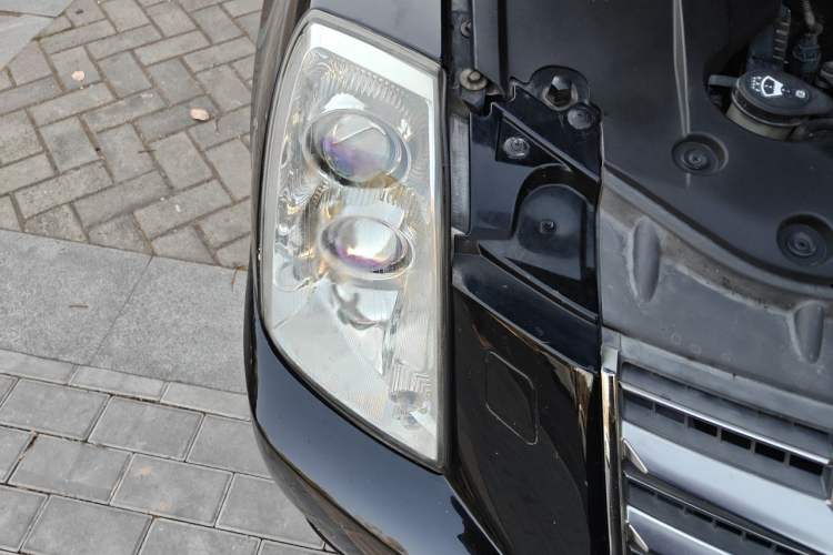 Used Cadillac SLS Seville 2010 3.0L Elite Edition Right Front Headlight