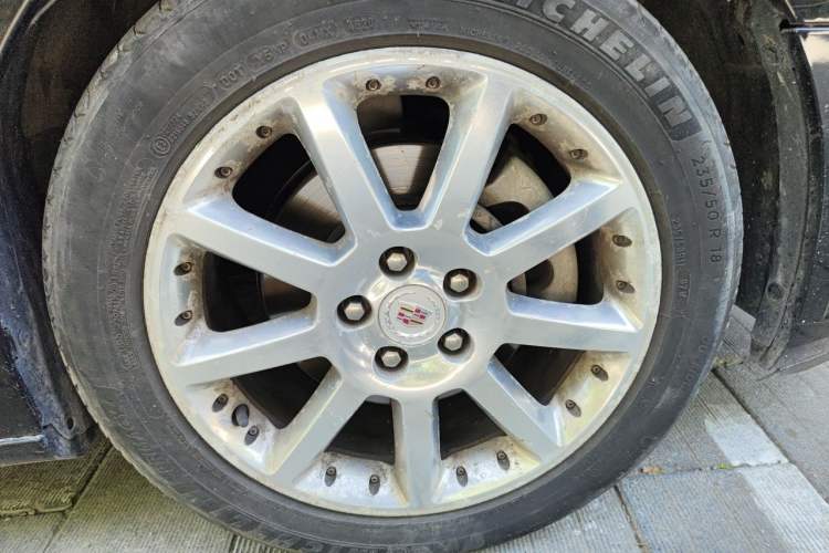 Used Cadillac SLS Seville 2010 3.0L Luxury Model Right Front Wheel Hub