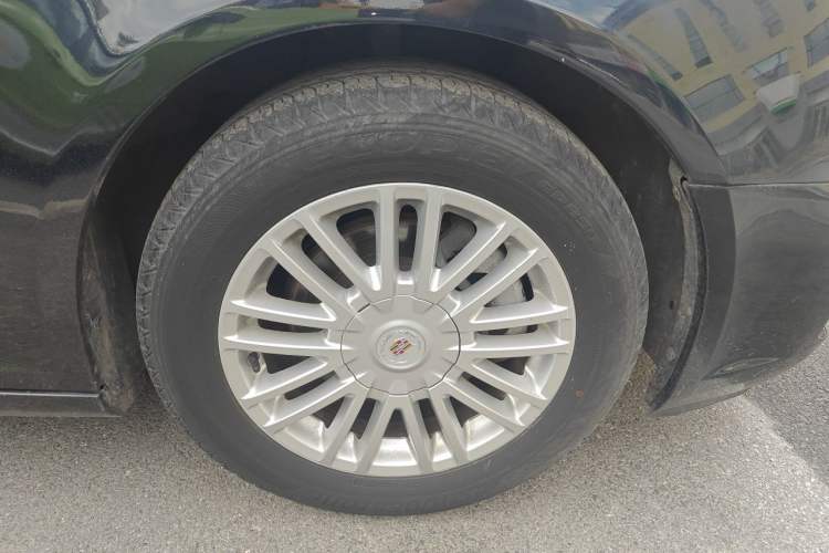 Used Cadillac SLS Seville 2010 3.0L Elite Edition Right Front Wheel Hub
