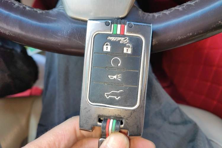 Used Cadillac SLS Seville 2010 3.0L Elite Edition Vehicle Key