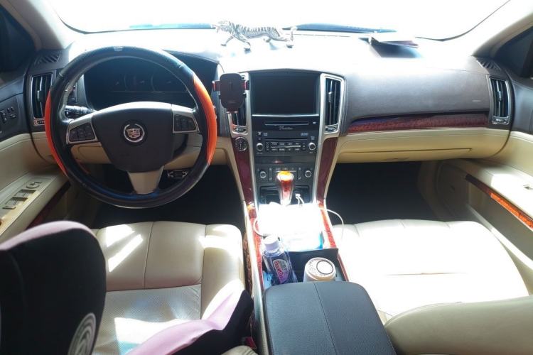 Used Cadillac SLS Seville 2010 3.0L Luxury Model Center Console