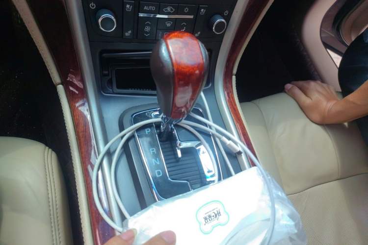 Used Cadillac SLS Seville 2010 3.0L Luxury Model Gear Lever