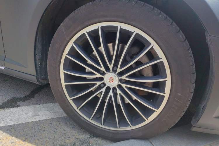 Used Cadillac SLS Seville 2010 3.0L Luxury Model Right Front Wheel Hub
