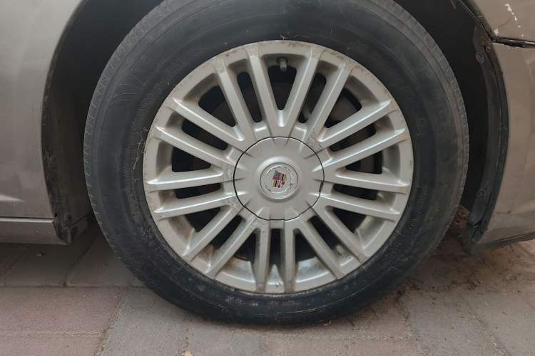 Used Cadillac SLS Seville 2010 3.0L Elite Edition Right Front Wheel Hub