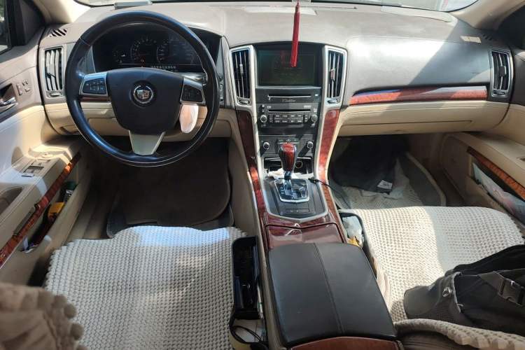 Used Cadillac SLS Seville 2010 3.0L Elite Edition Center Console