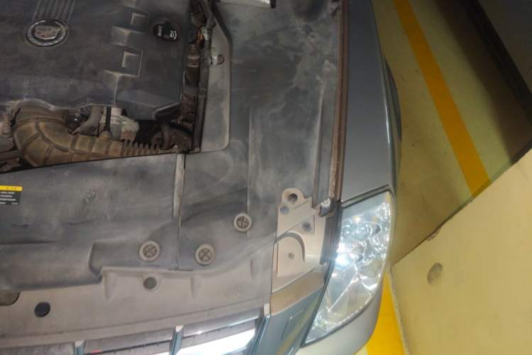 Used Cadillac SLS Seville 2010 3.0L Elite Edition Engine Bay Left