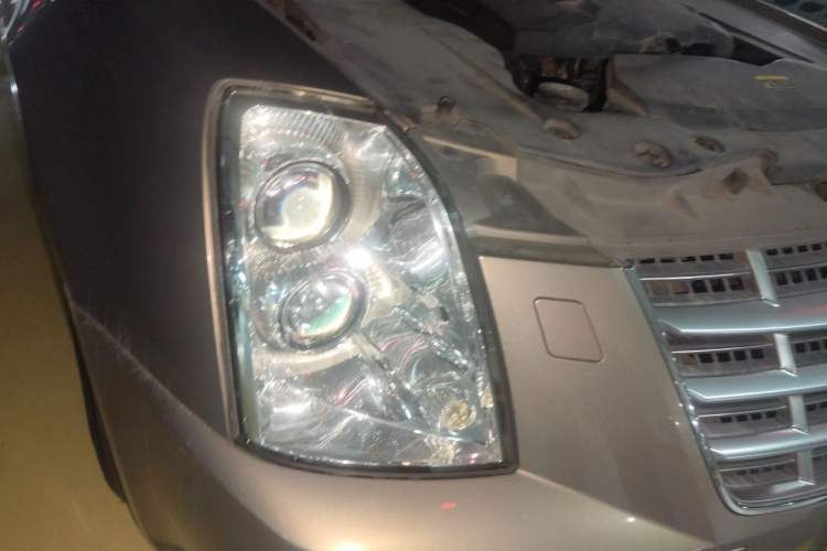 Used Cadillac SLS Seville 2010 3.0L Elite Edition Right Front Headlight