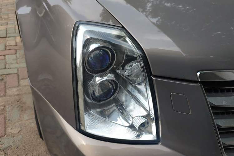 Used Cadillac SLS Seville 2010 3.0L Elite Edition Right Front Headlight