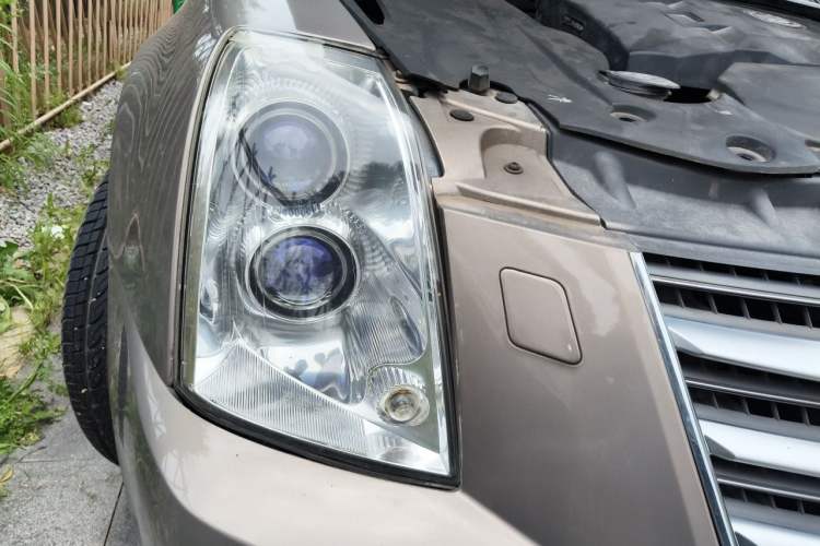 Used Cadillac SLS Seville 2010 3.0L Elite Edition Right Front Headlight