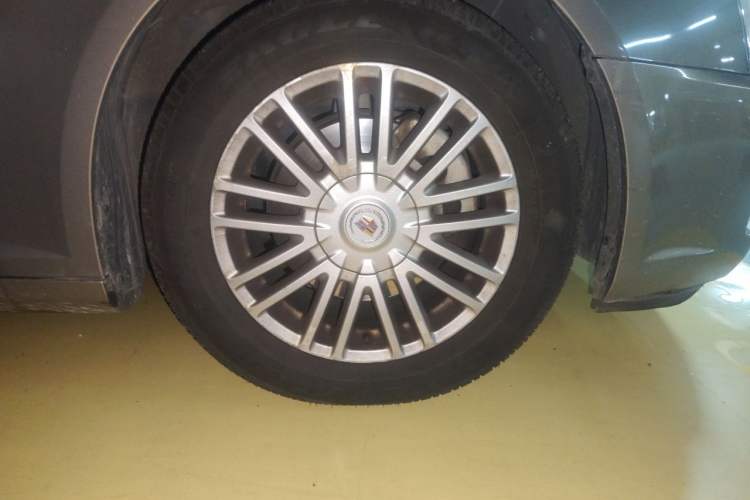 Used Cadillac SLS Seville 2010 3.0L Elite Edition Right Front Wheel Hub