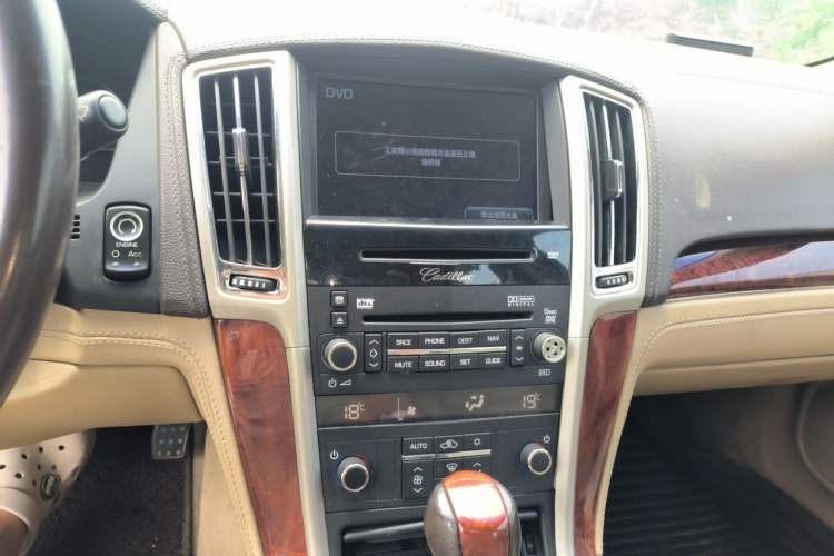 Used Cadillac SLS Seville 2011 2.0T Elite Edition Audio And AC Panel