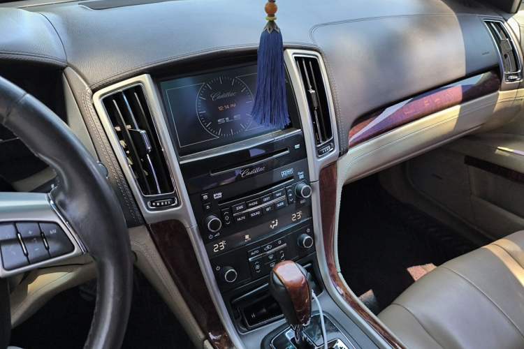 Used Cadillac SLS Seville 2011 2.0T Elite Edition Audio And AC Panel