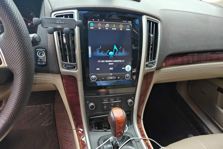Used Cadillac SLS Seville 2011 2.0T Elite Edition Audio And AC Panel