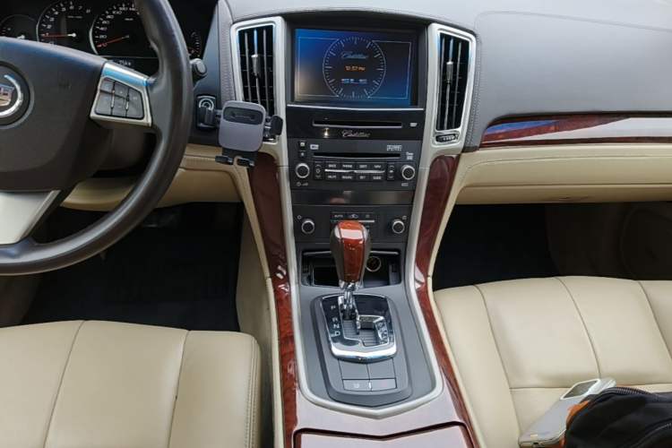 Used Cadillac SLS Seville 2011 2.0T Elite Edition Audio And AC Panel
