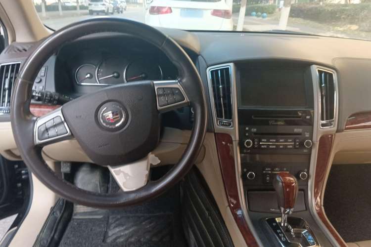 Used Cadillac SLS Seville 2011 2.0T Luxury Edition Center Console