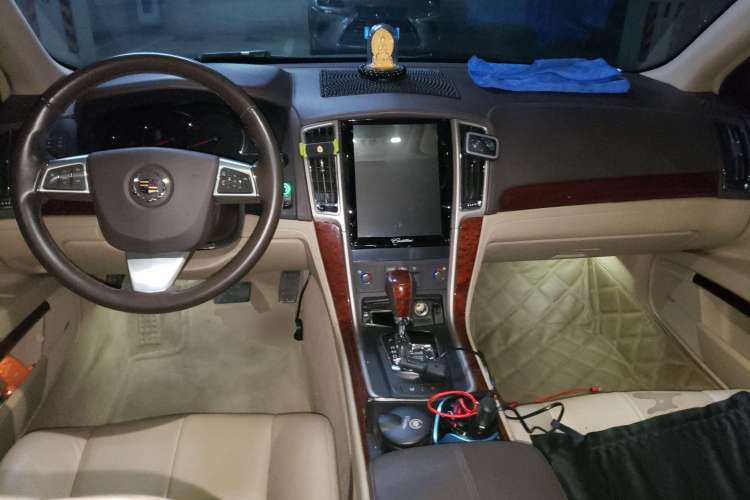 Used Cadillac SLS Seville 2011 2.0T Elite Edition Center Console