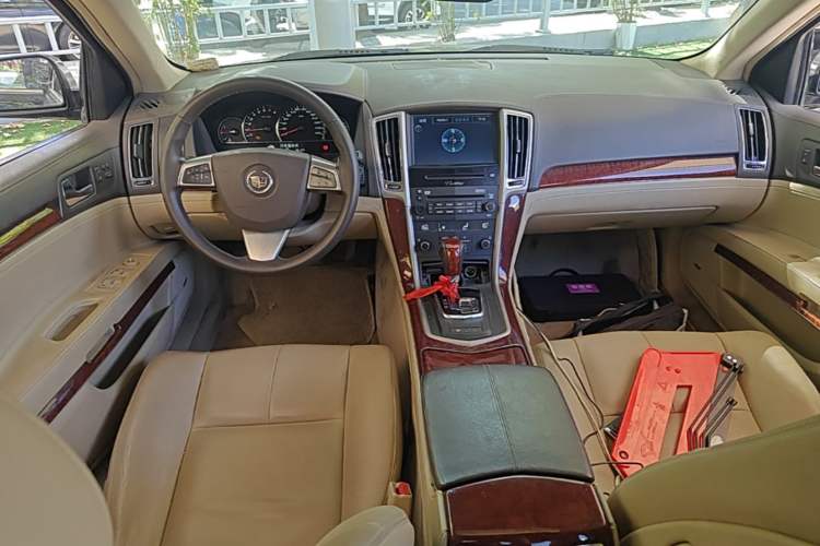 Used Cadillac SLS Seville 2011 2.0T Elite Edition Center Console