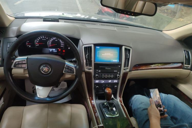 Used Cadillac SLS Seville 2011 2.0T Elite Edition Center Console
