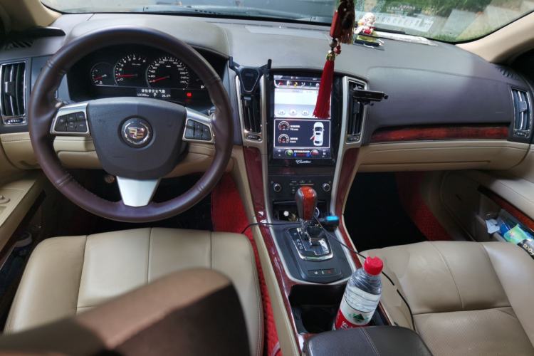 Used Cadillac SLS Seville 2011 2.0T Elite Edition Center Console