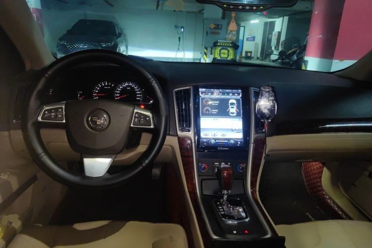 Used Cadillac SLS Seville 2011 2.0T Luxury Edition Center Console