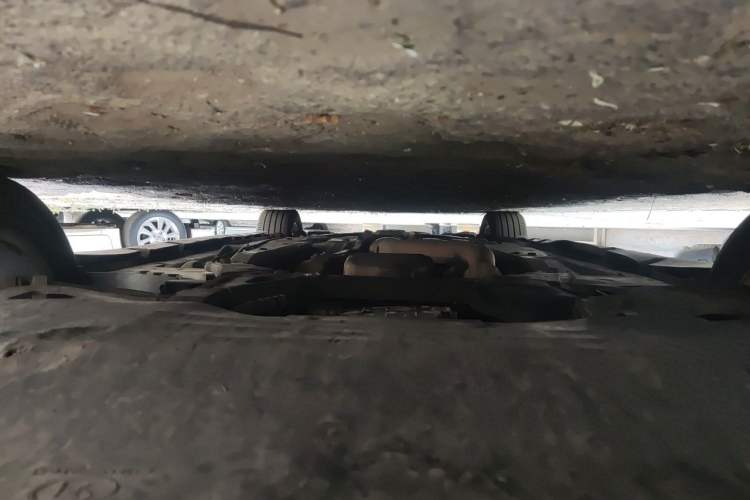Used Cadillac SLS Seville 2011 2.0T Elite Edition Chassis Front