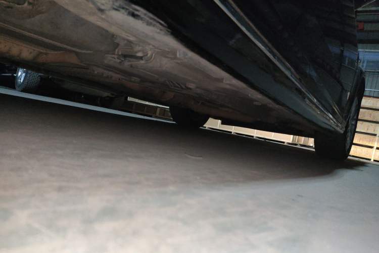 Used Cadillac SLS Seville 2011 2.0T Elite Edition Chassis Rear Right