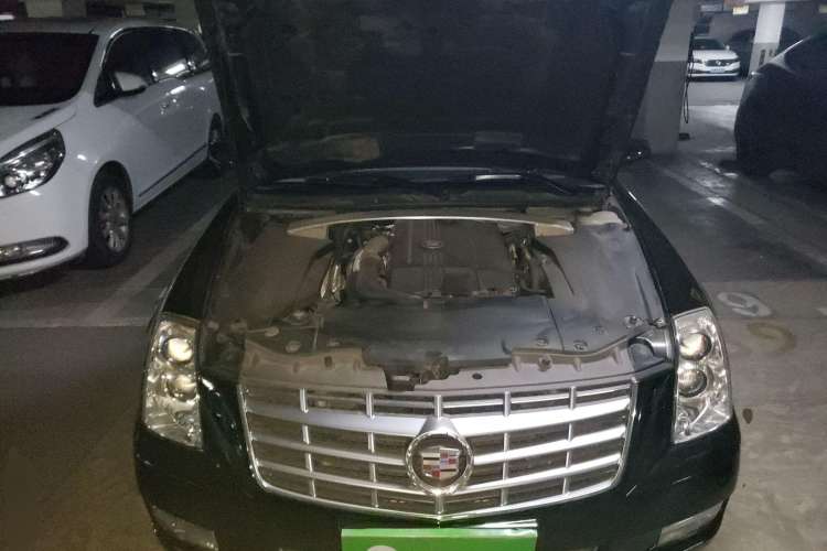 Used Cadillac SLS Seville 2011 2.0T Elite Edition Engine Bay