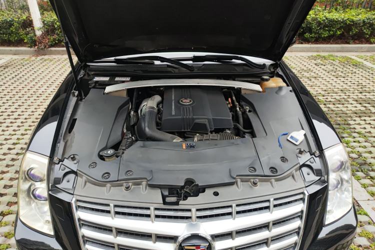Used Cadillac SLS Seville 2011 2.0T Elite Edition Engine Bay