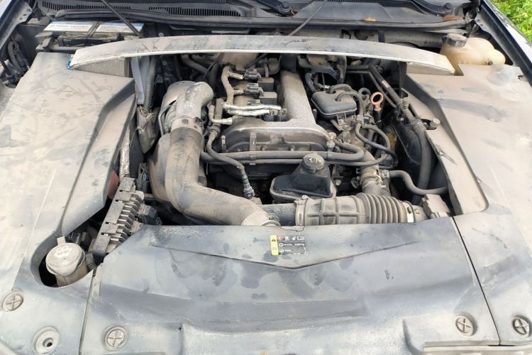 Used Cadillac SLS Seville 2011 2.0T Elite Edition Engine Bay