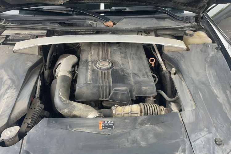 Used Cadillac SLS Seville 2011 2.0T Elite Edition Engine Bay