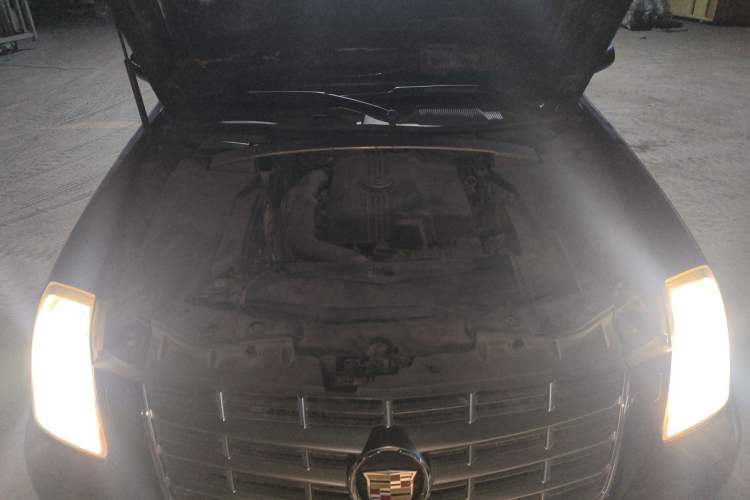 Used Cadillac SLS Seville 2011 2.0T Elite Edition Engine Bay