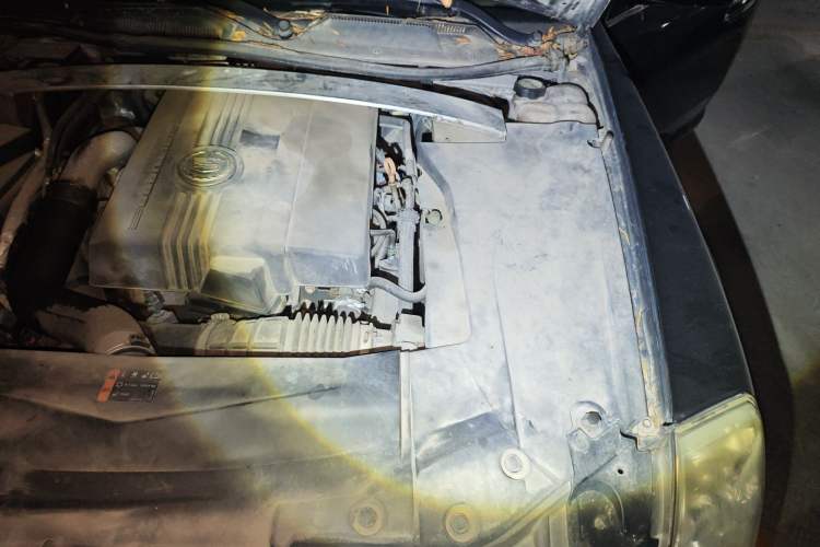 Used Cadillac SLS Seville 2011 2.0T Elite Edition Engine Bay Left