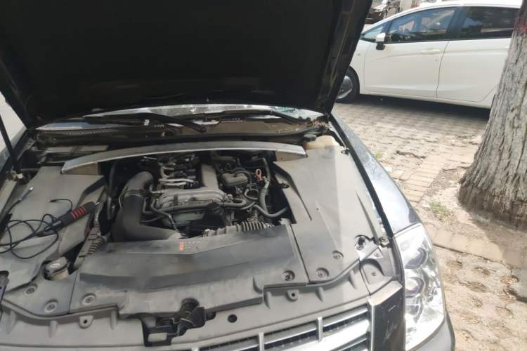 Used Cadillac SLS Seville 2011 2.0T Elite Edition Engine Bay Left