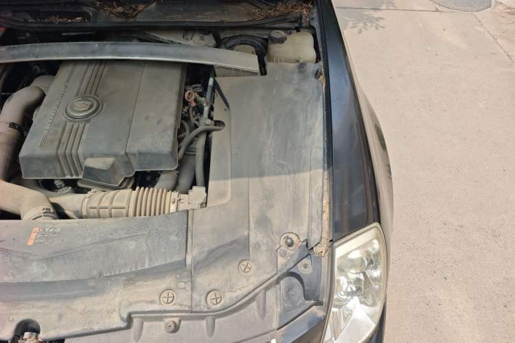 Used Cadillac SLS Seville 2011 2.0T Elite Edition Engine Bay Left