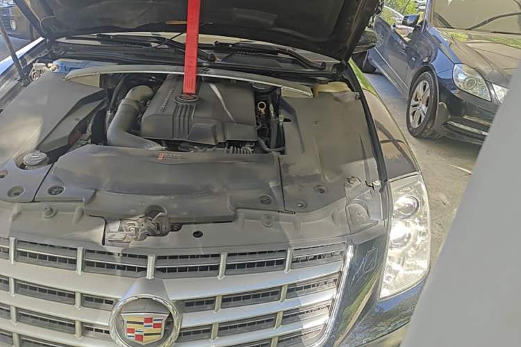Used Cadillac SLS Seville 2011 2.0T Elite Edition Engine Bay Left
