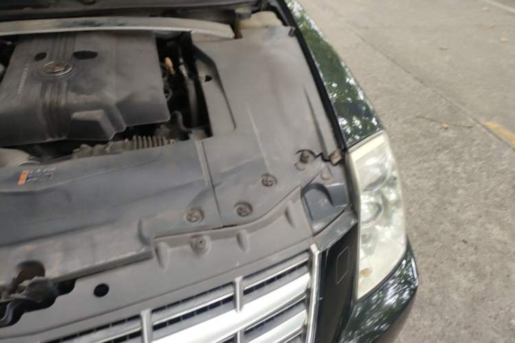 Used Cadillac SLS Seville 2011 2.0T Elite Edition Engine Bay Left