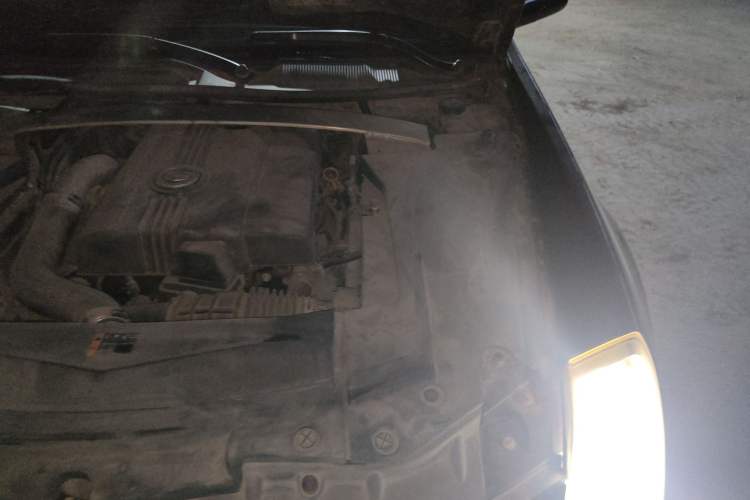 Used Cadillac SLS Seville 2011 2.0T Elite Edition Engine Bay Left