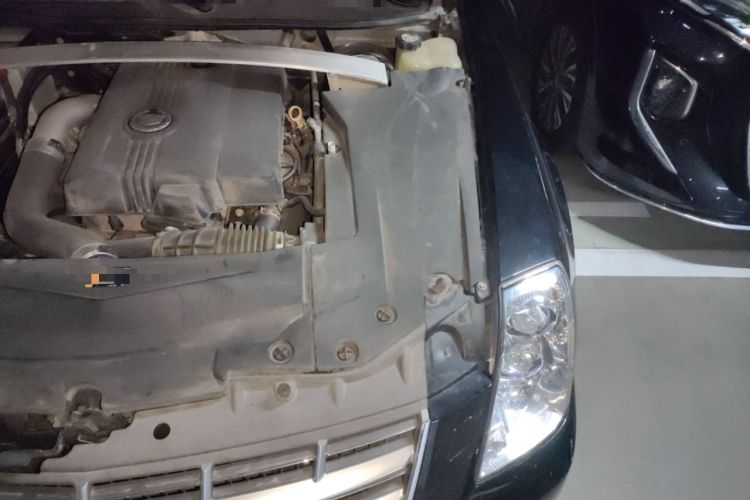 Used Cadillac SLS Seville 2011 2.0T Elite Edition Engine Bay Left
