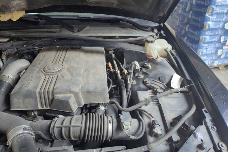 Used Cadillac SLS Seville 2011 2.0T Luxury Edition Engine Bay Left