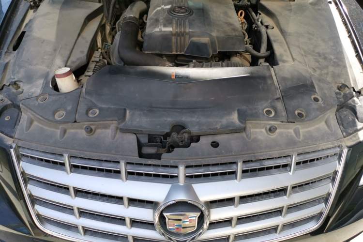 Used Cadillac SLS Seville 2011 2.0T Luxury Edition Engine Bay