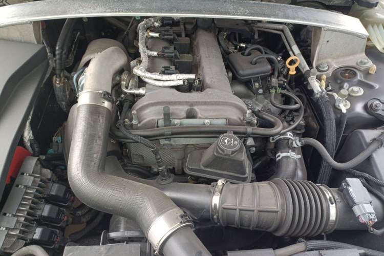 Used Cadillac SLS Seville 2011 2.0T Elite Edition Engine Bay