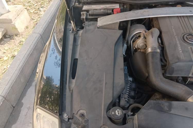 Used Cadillac SLS Seville 2011 2.0T Luxury Edition Engine Bay Right