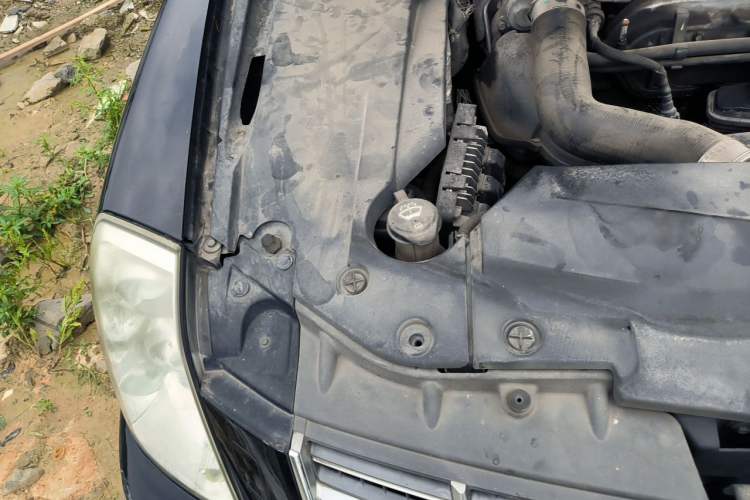 Used Cadillac SLS Seville 2011 2.0T Elite Edition Engine Bay Right