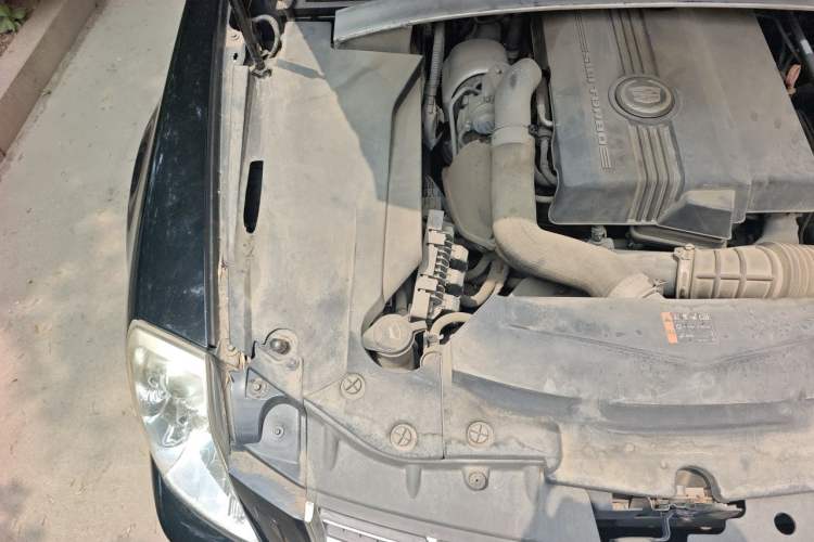 Used Cadillac SLS Seville 2011 2.0T Elite Edition Engine Bay Right